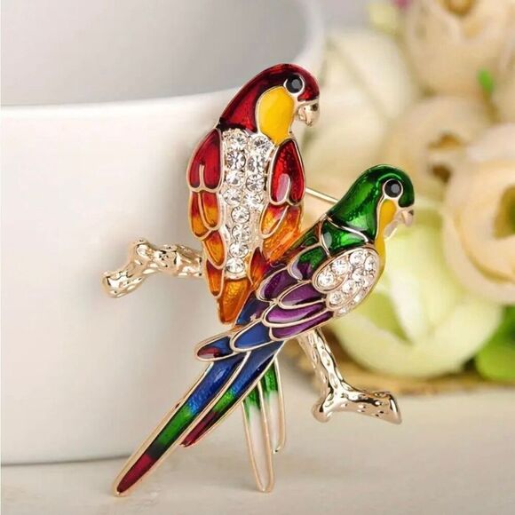 Elegant Parrot Brooch Womens Sparkling Rhinestone Enamel Pin New - Picture 1 of 5